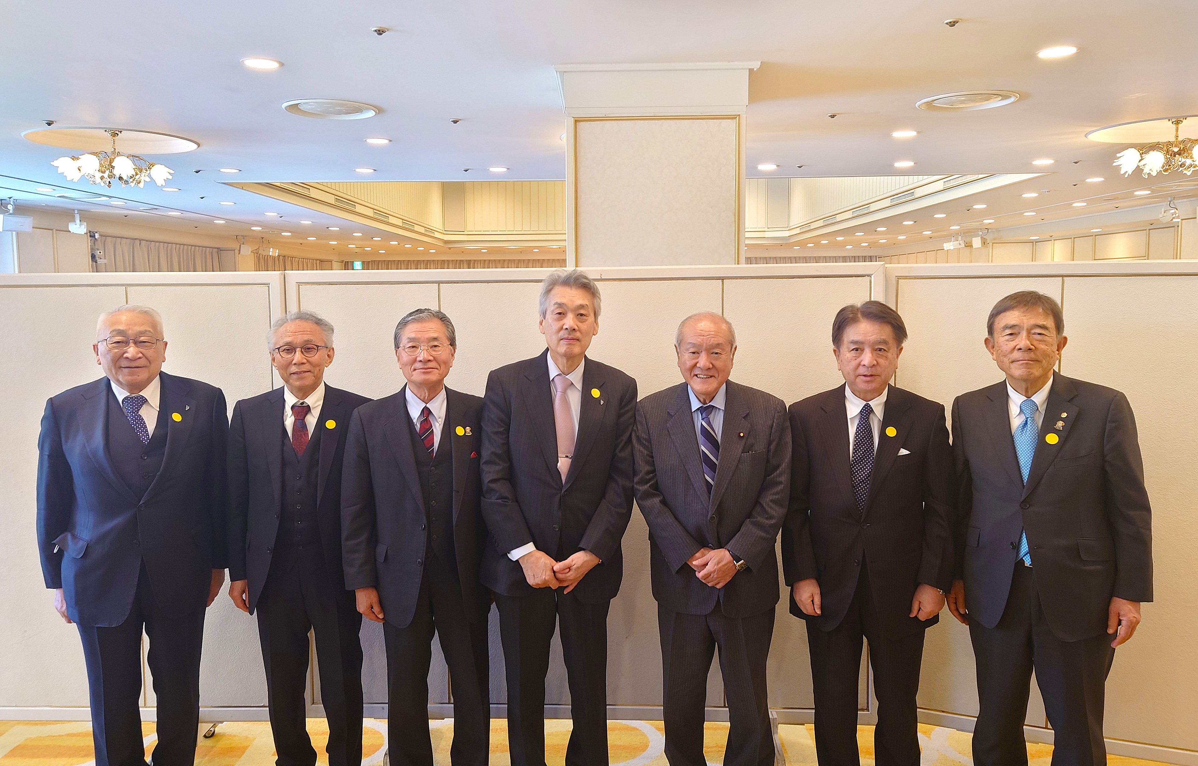 鈴木 俊一自由民主党幹事長に面会 - 公益社団法人 全国老人保健施設協会
